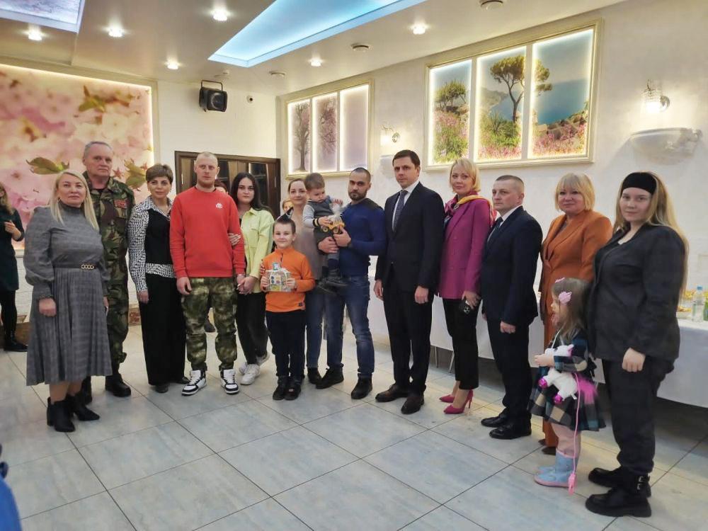 31 марта в Орловском муниципальном округе прошла встреча с семьями участников СВО