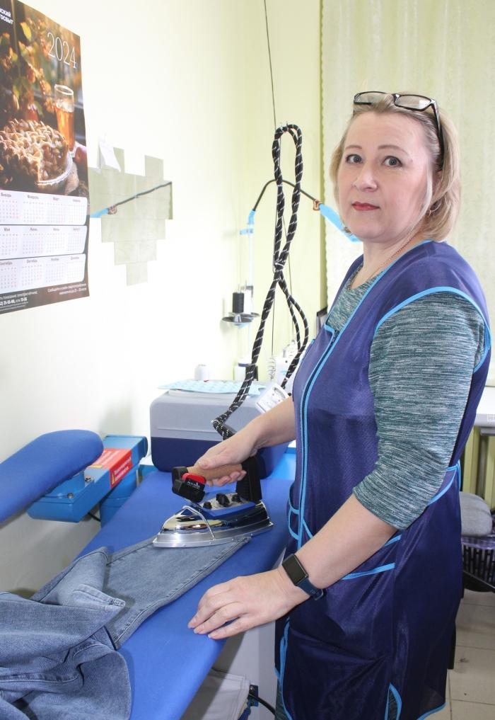 Соцконтракт помог жительнице города Ливны Евгении Зябревой открыть швейную мастерскую
