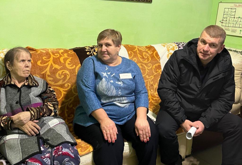 Анатолий Каверин с рабочим визитом посетил подведомственные Департаменту учреждения в Колпнянском районе