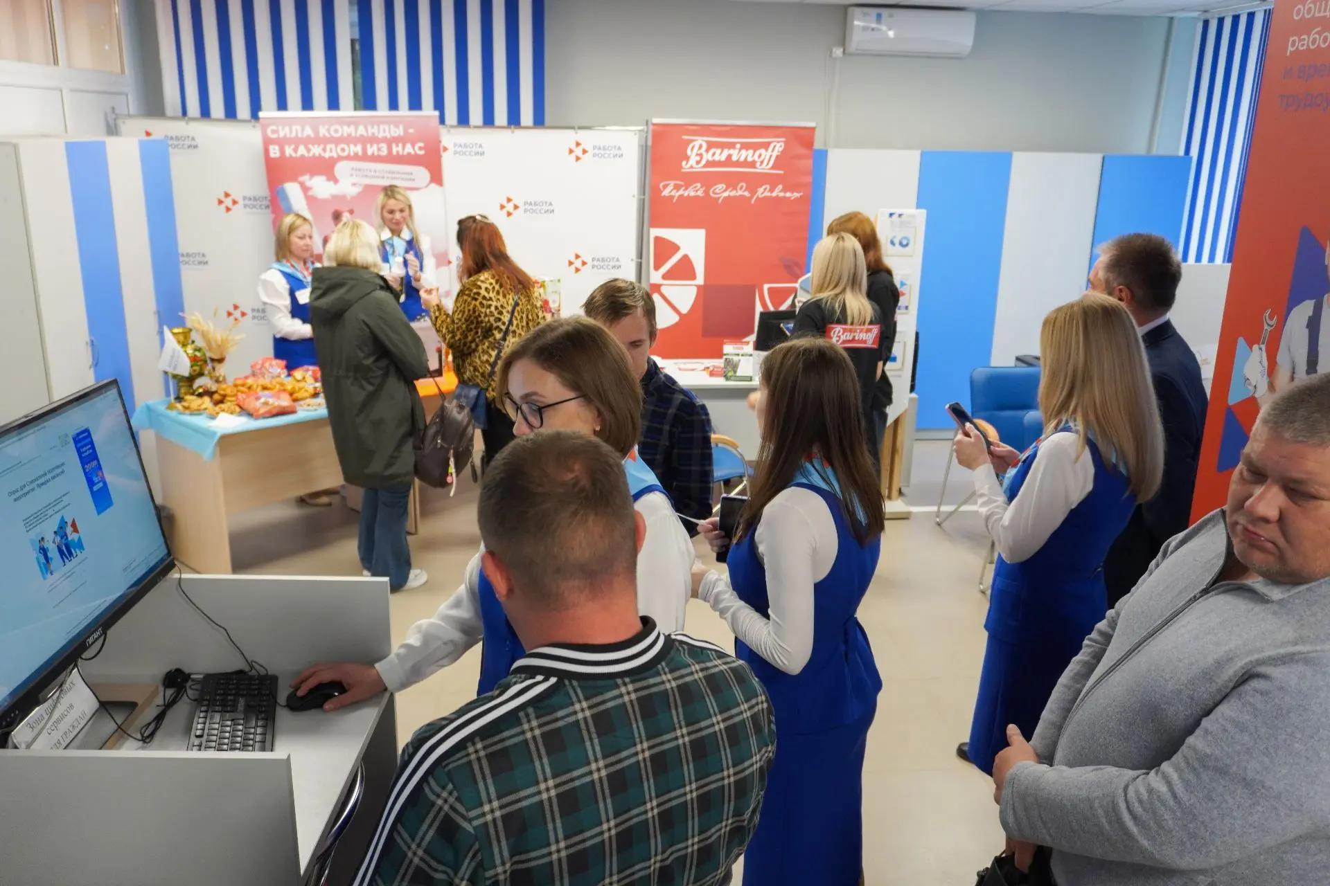 Ярмарка вакансий ко Дню работника пищевой промышленности прошла в Кадровом центре Орловского муниципального округа