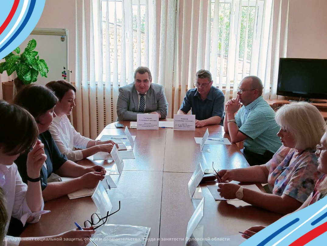 В районах Орловской области представителей предприятий приоритетных сфер экономики собирают на круглые столы